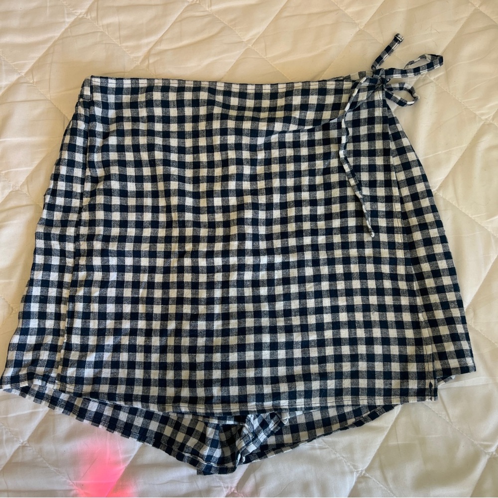 Old Navy Black and White Gingham Skort